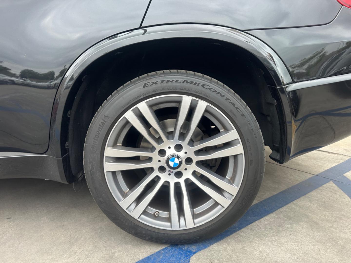 2013 Black /Black BMW X5 Leather (5UXZV4C59DL) with an 6 cylinder engine, Automatic transmission, located at 30 S. Berkeley Avenue, Pasadena, CA, 91107, (626) 248-7567, 34.145447, -118.109398 - Are you on the hunt for your next vehicle but struggling with a less-than-perfect credit history? Look no further! Our dealership proudly serves Pasadena, Altadena, Glendale, and surrounding areas, offering a diverse selection of high-quality used Buy Here Pay Here (BHPH) vehicles tailored to meet y - Photo#11